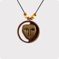 گردنبند چوبی طرح نقاب