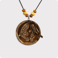 گردنبند چوبی طرح من